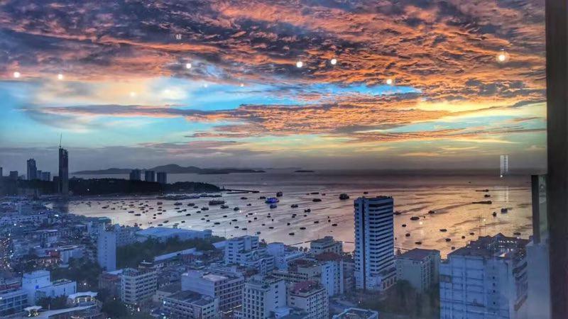 The Base Central Pattaya Bagian luar foto